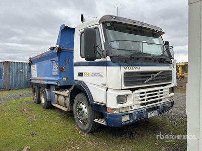 2000 Volvo FM12 6x4 T/A Camión dumper