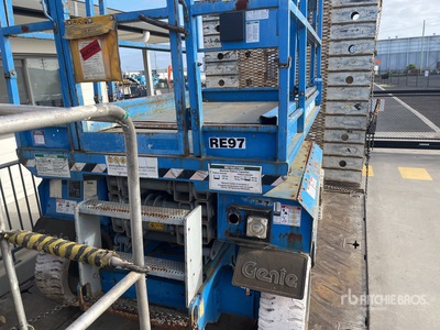 2000 Genie GS2668DC Electric Scissor Lift