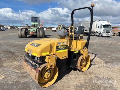 2005 Cat CB-224E Double Drum Roller
