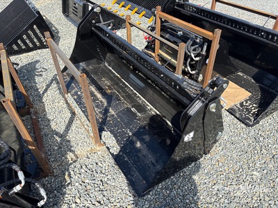 2026 GIYI GY-KH72F 72 in 660 lb General Purpose Skid Steer Bucket (Unused)