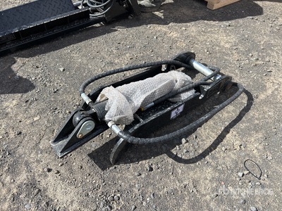 2026 GIYI GY-XJ3T CAT Hydraulic Excavator Thumb (Unused)