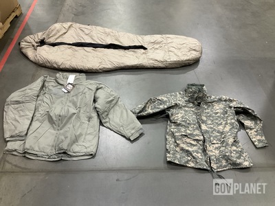 (10) Cold Weather Parkas, (10) Extreme Cold Weather Parkas & Assorted Items