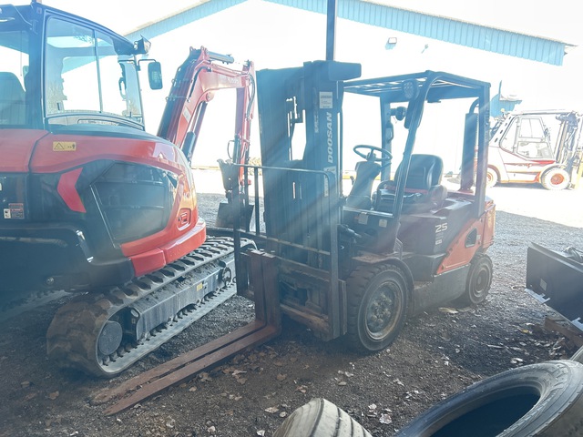 2017 Doosan D25S7 4600 lb Cushion Tire Forklift (Inoperable)