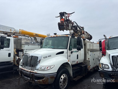2005 Terex Telelect Commander C4047 on 2005 International 4400 4x2 Extended Cab Digger Derrick Truck