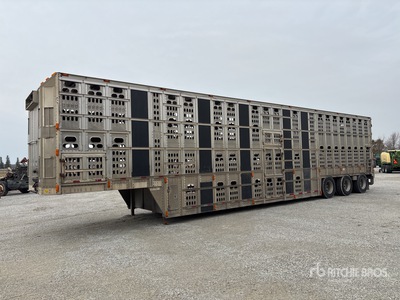2007 Barret 80M 53 ft Tri/A Livestock Trailer