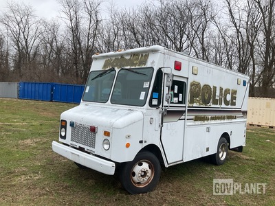 1999 Chevrolet P30 Van Truck