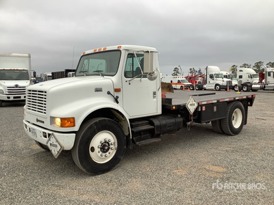 1999 International 4900 4x2 Flatbed Truck