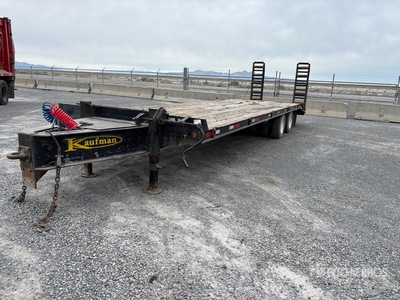 2006 Kaufman 30 ft T/A Remolque Portamaquinaria