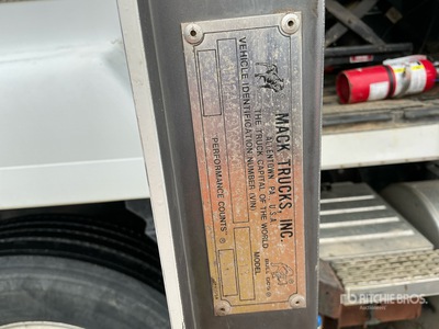 1995 Mack CH613 T/A Day Cab Truck Tractor