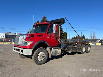 2007 International 7600 6x4 Roll-Off Truck
