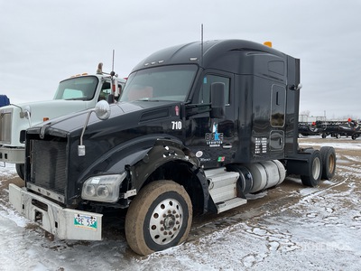 2017 Kenworth T880 T/A Sleeper Truck Tractor (Inoperable)