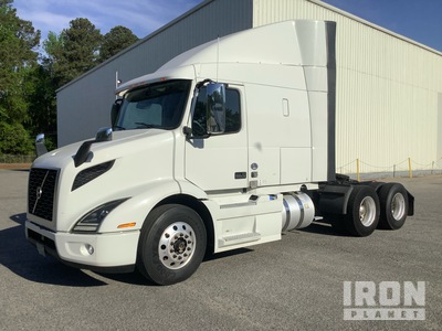 2020 Volvo VNR 6x4 T/A Sleeper Truck Tractor