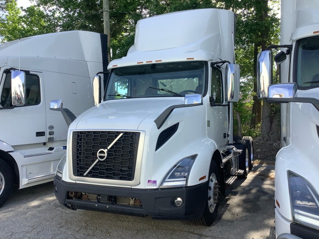 2020 Volvo VNR64T 6x4 T/A Day Cab Truck Tractor