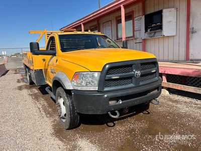 2016 Ram 5500 4x2 Camion de servicios