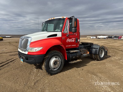 2005 International 4400 4x2 S/A Day Cab Truck Tractor