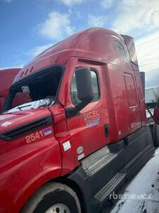 2021 Freightliner Cascasdia 126 S/A Sleeper Truck Tractor