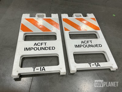 (8) Folding Barricades