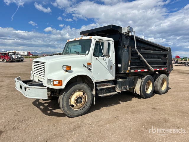 2002 International 4900 6x4 T/A Dump Truck