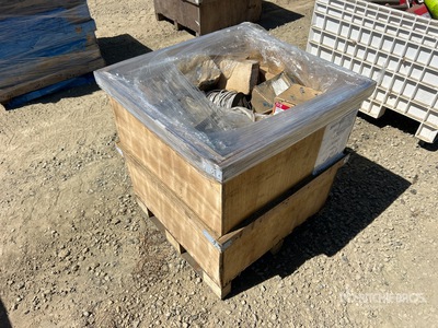Quantity of (1) Crate of Conduit Parts Divers - Équipement de distribution électrique
