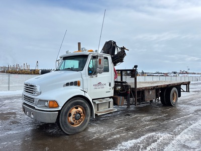 2004 Hiab 085-3 3800 kg Knuckle Boom on 2005 Sterling Acterra 4x2 Camion à Fèche