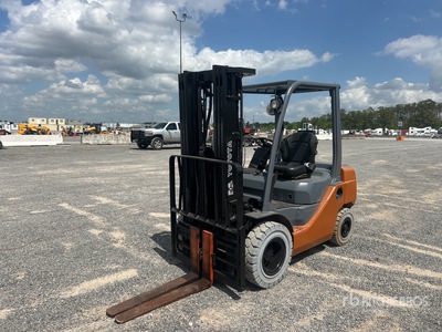 2014 Toyota 8FDU25 4100 lb Pneumatic Tire Forklift