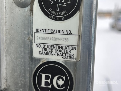 2011 Kenworth T300 S/A Day Cab Truck Tractor