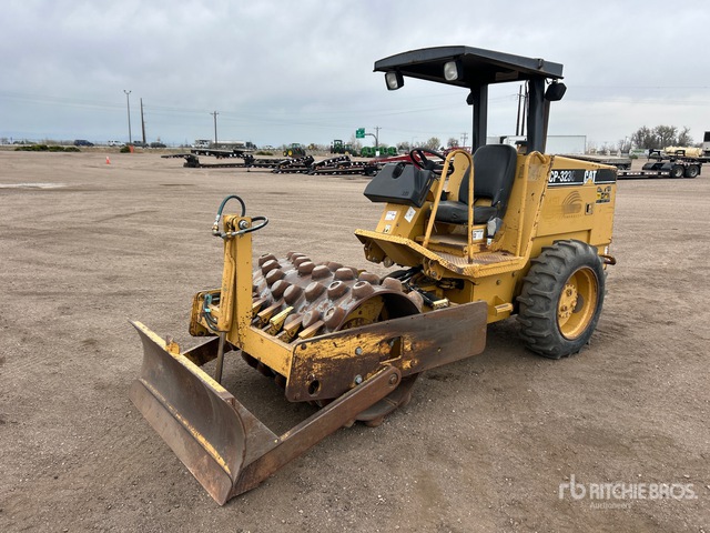 1999 Cat CP-323C Padfoot Drum Compactor