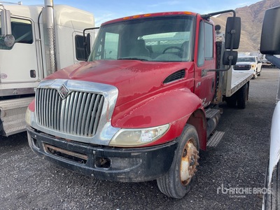 2006 International 4300 4x2 Flatbed Truck (Inoperable)