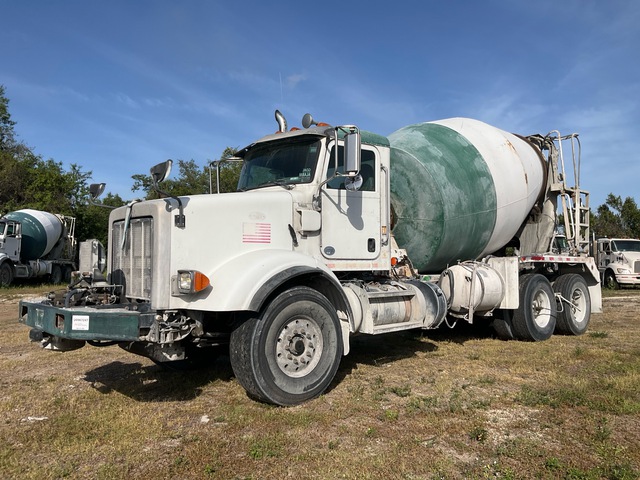 2015 Peterbilt 365 6x4 Mixer Truck