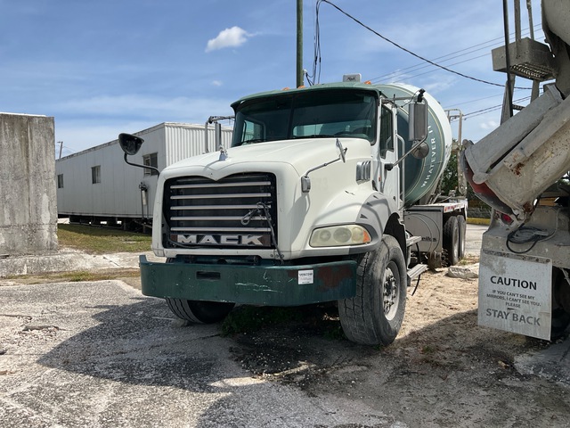 2015 Mack GU813 6x4 Mixer Truck