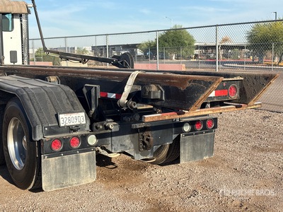 2022 Kenworth T880 6x4 Roll-Off Truck