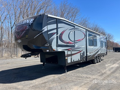 2016 Heartland Cyclone 4200 HD Edition 44 ft Tri/A Toy Hauler Travel Trailer