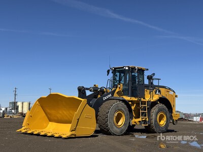 2023 John Deere 824P Wheel Loader