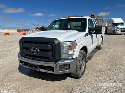 2015 Ford F-350 XL 4x2 Extended Cab Camion utilitaire