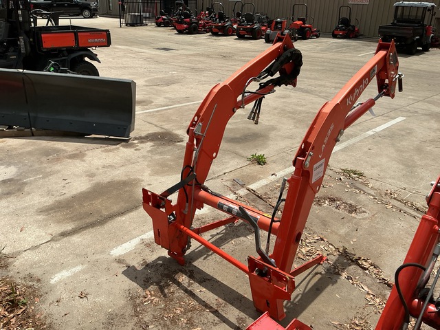Kubota LA535 Front Loader Attachment (Inoperable)