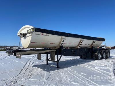 2017 Canuck 36 ft Tri/A Side Dump Trailer