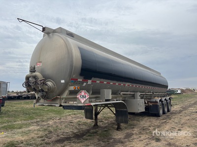 2014 Columbia 45818 L Tri/A Tanker Trailer