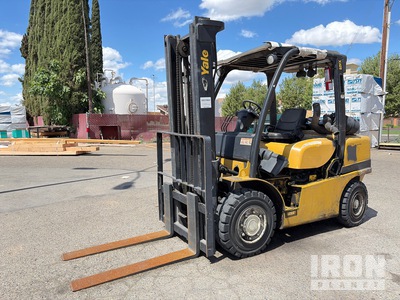 2017 Yale GDP080VX 8000 lb Cushion Tire Chariot Élévateur (Inoperable)