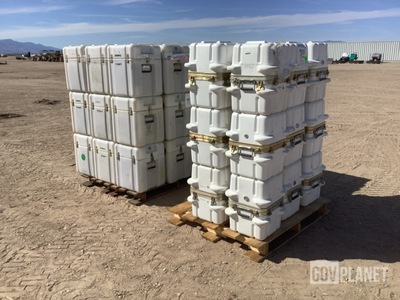 (44) Shipping & Storage Containers