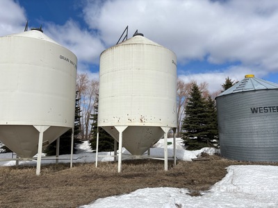 Wheatland GM2000SMW +/- 2000 bu Hopper Getreidebehälter