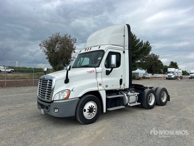 2017 Freightliner Cascadia 125 6x4 T/A Day Cab Truck Tractor