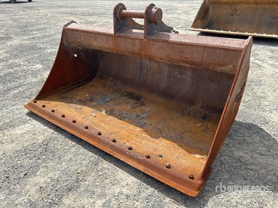 ShawX 1800 mm Q/C Cleanup Excavator Bucket - Fits 22 - 25 Ton