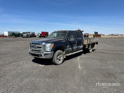 2014 Ford F-350 XLT 4x4 Crew Cab Flatbed Truck