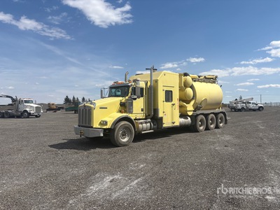 Tornado F4SL on 2013 Kenworth T800 8x6 Vacuüm Graafmachine