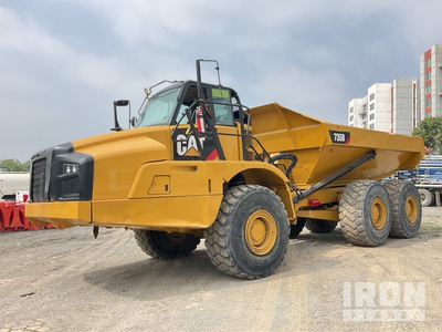 Cat 735B Kiepwagen met knikbesturing