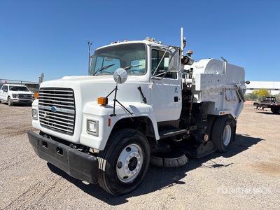 1996 Ford LN7000 Sweeper Truck