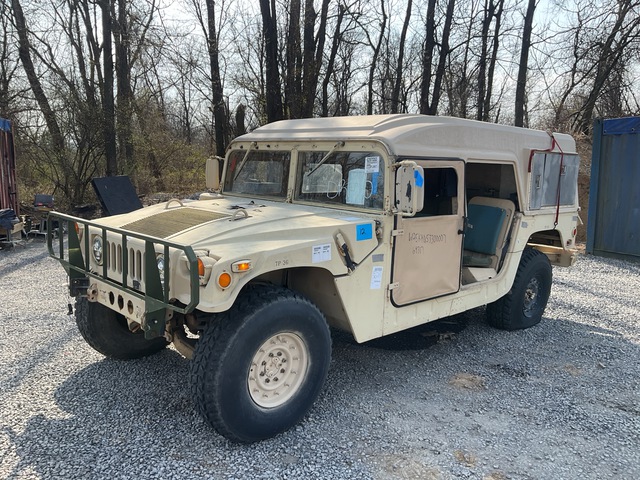 2005 AM General M1097R1 HMMWV 4 Door Hard Top w/Truck Body