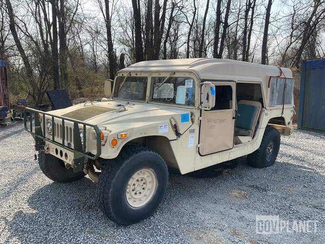 2005 AM General M1097R1 HMMWV 4 Door Hard Top w/Truck Body