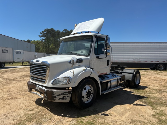 2016 Freightliner M2112 S/A Day Cab Truck Tractor