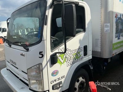 2013 Isuzu NPR Camion fourgon